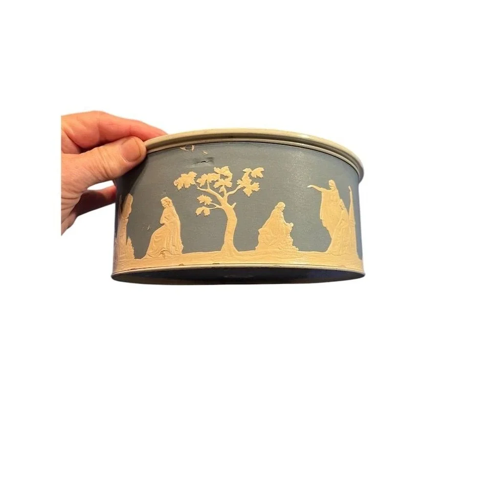 Vintage Atlantic Can Co Blue & White Wedgwood‎ Style Tin Round Embossed